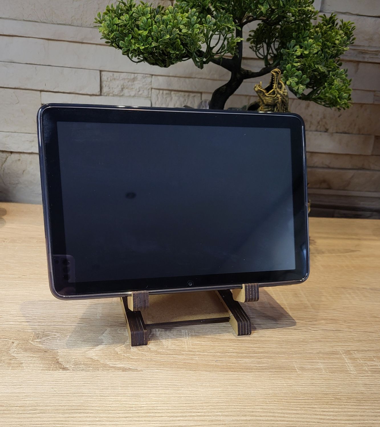 Tablet und Handy Halter aus Holz, ab 9.95€