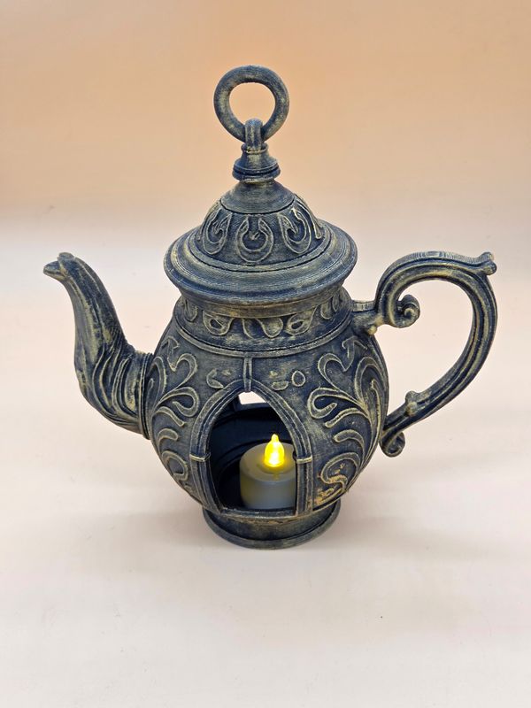 Deko Wunderlampe, antike Teekanne als Teelicht Halter. In vier verschiedenen Patinierungen erhältlich. Mit Wand Halterung.
