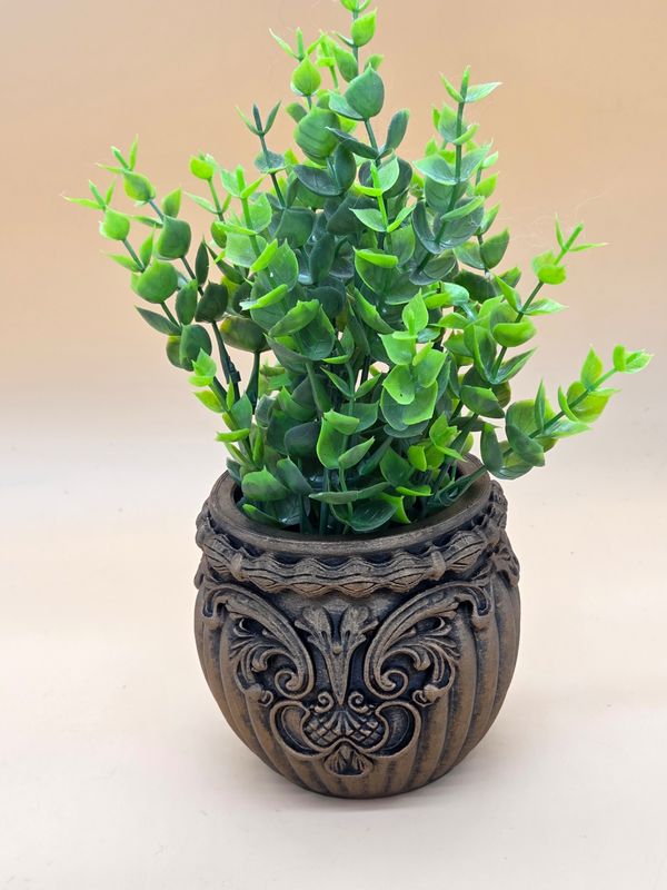 Kleine Deko Vase, bauchig. In vier verschiedenen Patinierungen erhältlich.