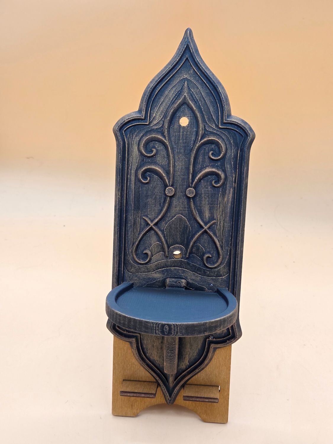 Wandhalter für LED Kerzen oder Deko. In vier verschiedenen Patinierungen erhältlich.