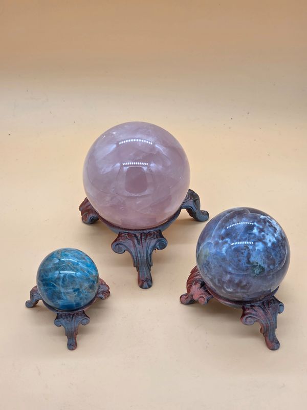 3-er Kugelhalter Set. In vielen verschiedenen Farben erhältlich.