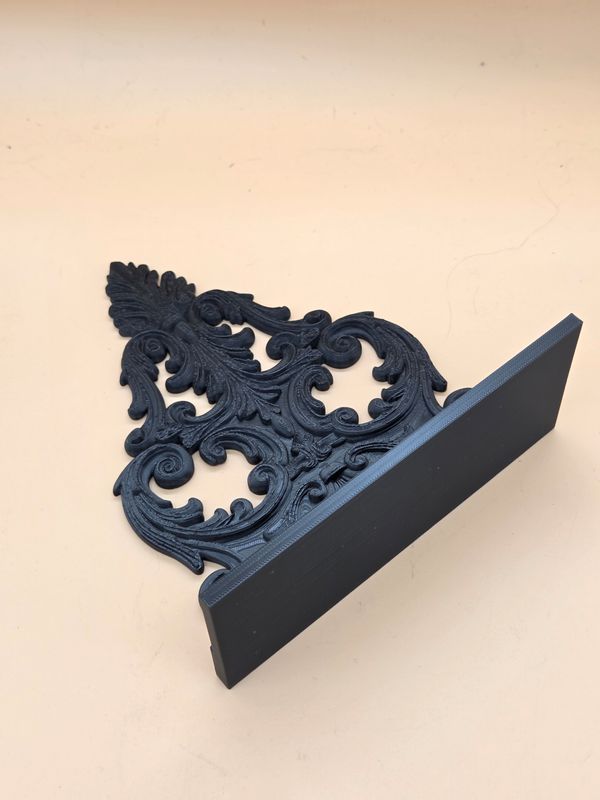 Wandregal mit Ablage "floral". In vielen verschiedenen Farben erhältlich.