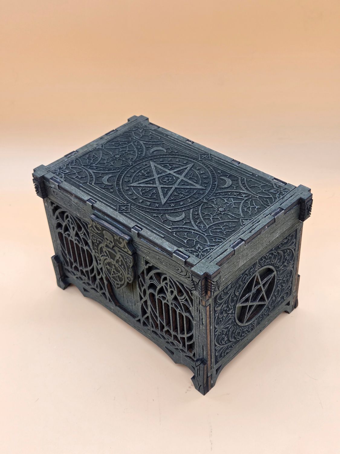 Aufbewahrungsbox, handgefertigt aus Holz Aufbewahrungsbox, handgefertigt aus Holz "Pentagramm" in verschiedenen Farben erhältlich