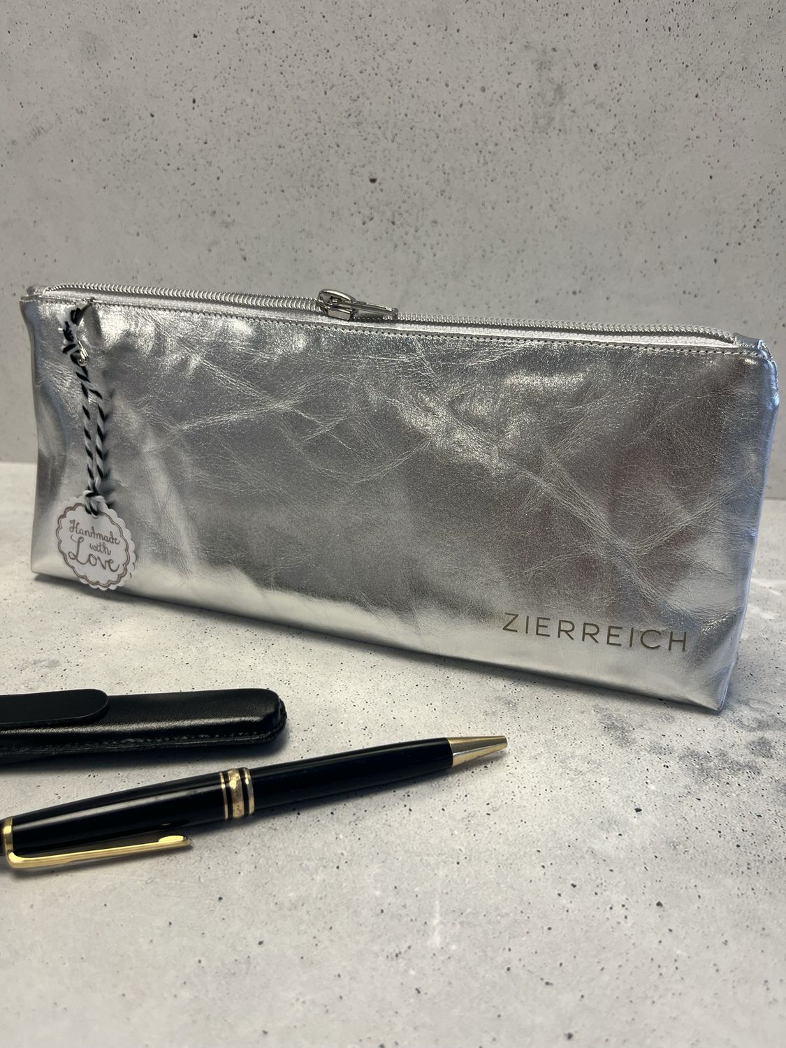 Federmäppchen / Etui aus SnapPap / veganes Leder / Kraftpapier in Silber Federmäppchen / Etui aus SnapPap / veganes Leder / Kraftpapier in Silber