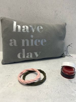 Kuschelkissen / Kissen / Minikissen / Kissen aus Kuschelsweat in grau mit Folienprint in Silber Kuschelkissen / Kissen / Minikissen / Kissen aus Kuschelsweat in grau mit Folienprint in Silber