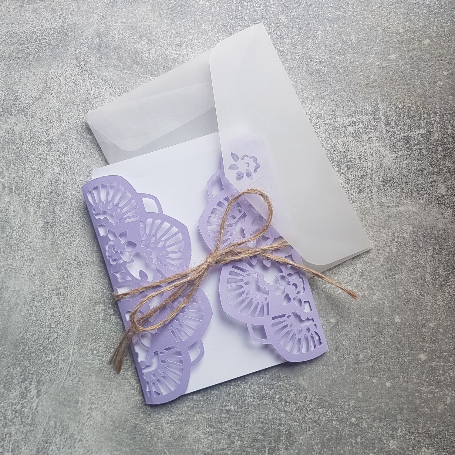 Carte broderie mauve
