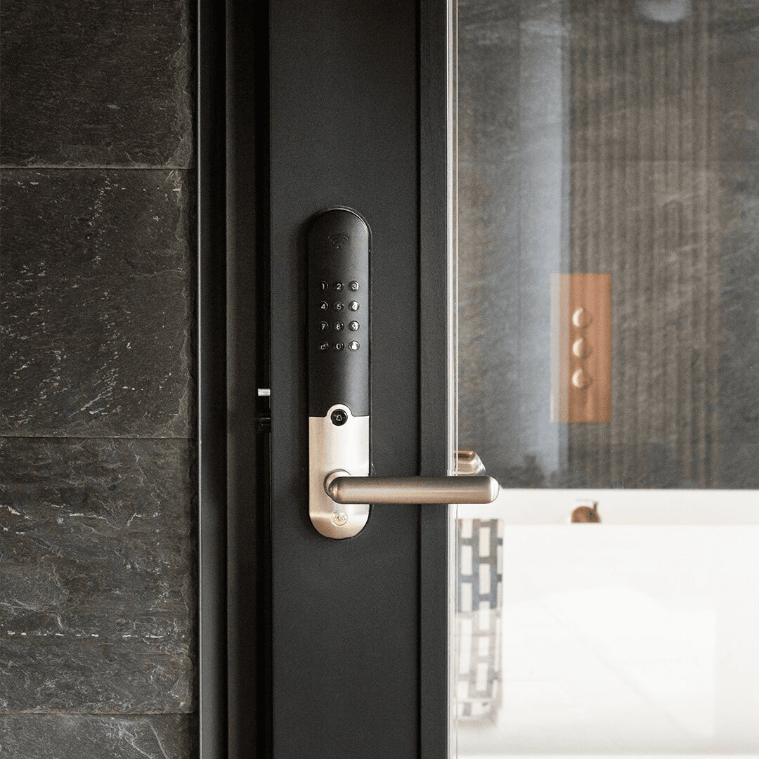 Yale Doorman L3 asennettuna, kohde max 7 km Leppävaarasta. -Tilaa soittamalla, varmistamme että asennus onnistuu oveesi. Yale Doorman L3 asennettuna, kohde max 7 km Leppävaarasta. -Tilaa soittamalla, varmistamme että asennus onnistuu oveesi.