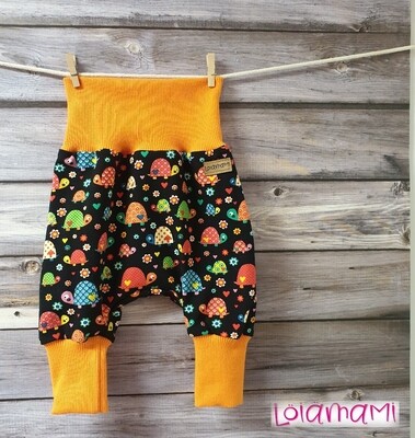Babyhose Schildi  
Gr. 50/56
*Einzelstück*