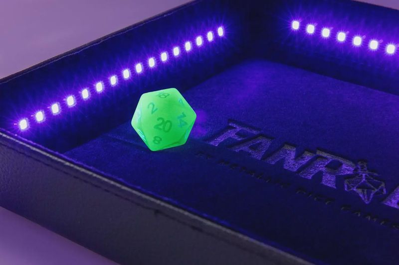 Blacklight Dice Tray with d20