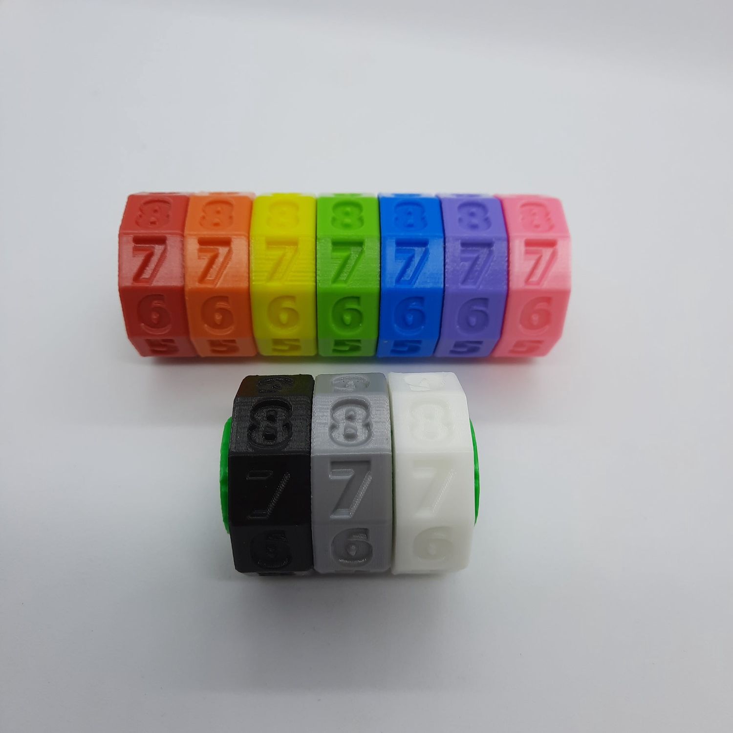 Compteur de points 4 anneaux, chiffres extérieurs (Magic the Gathering - Gloomhaven - Jeux de sociétés), Couleur anneaux gauches: Blanc, Couleur anneaux droites: Blanc, Couleur des bouts: Gris