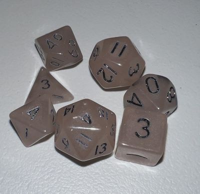 Mini Glow-in-the-Dark Dice Set Pale Pink/Black
