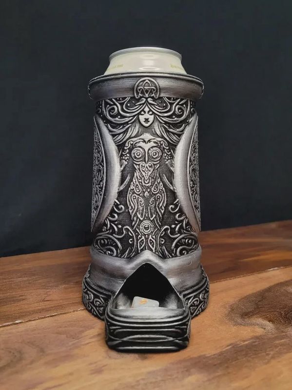 Dice mug Goddess of the land