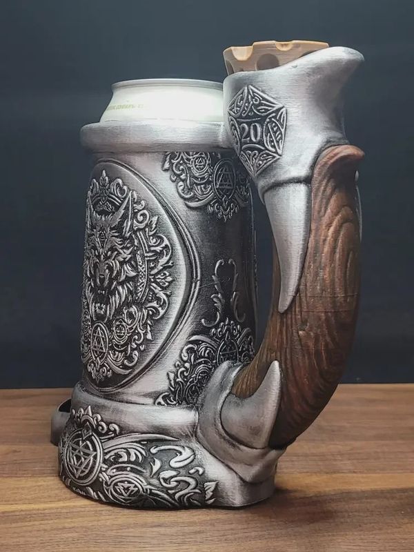 Dice mug Wolf's Protection