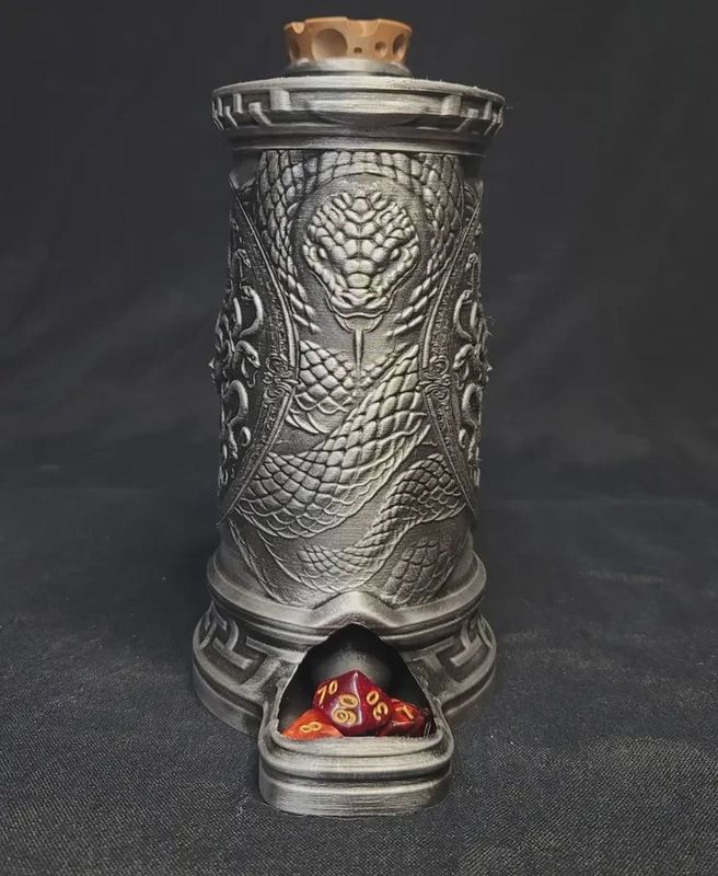Dice mug Médusa's Gaze