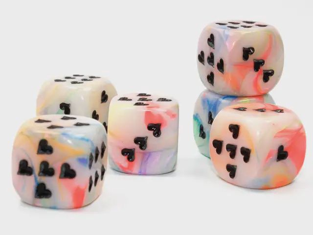 Festive Circus/black w/heart pips 16mm Single d6 dice