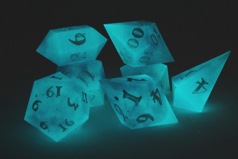 Ensemble de dés luminescents faits main « Spectral »