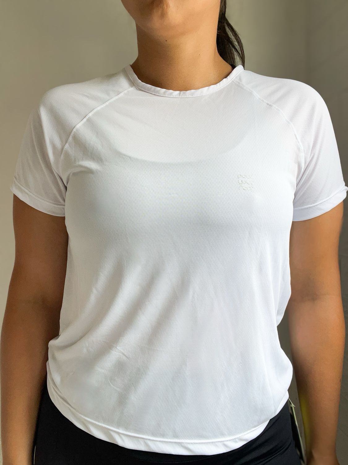 Remera outdoor DryFit blanca