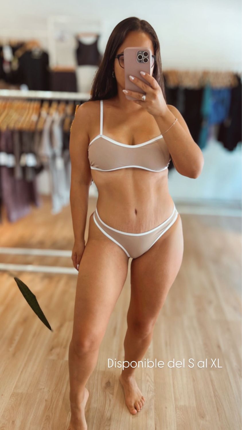 Bikini Artemisa Nude