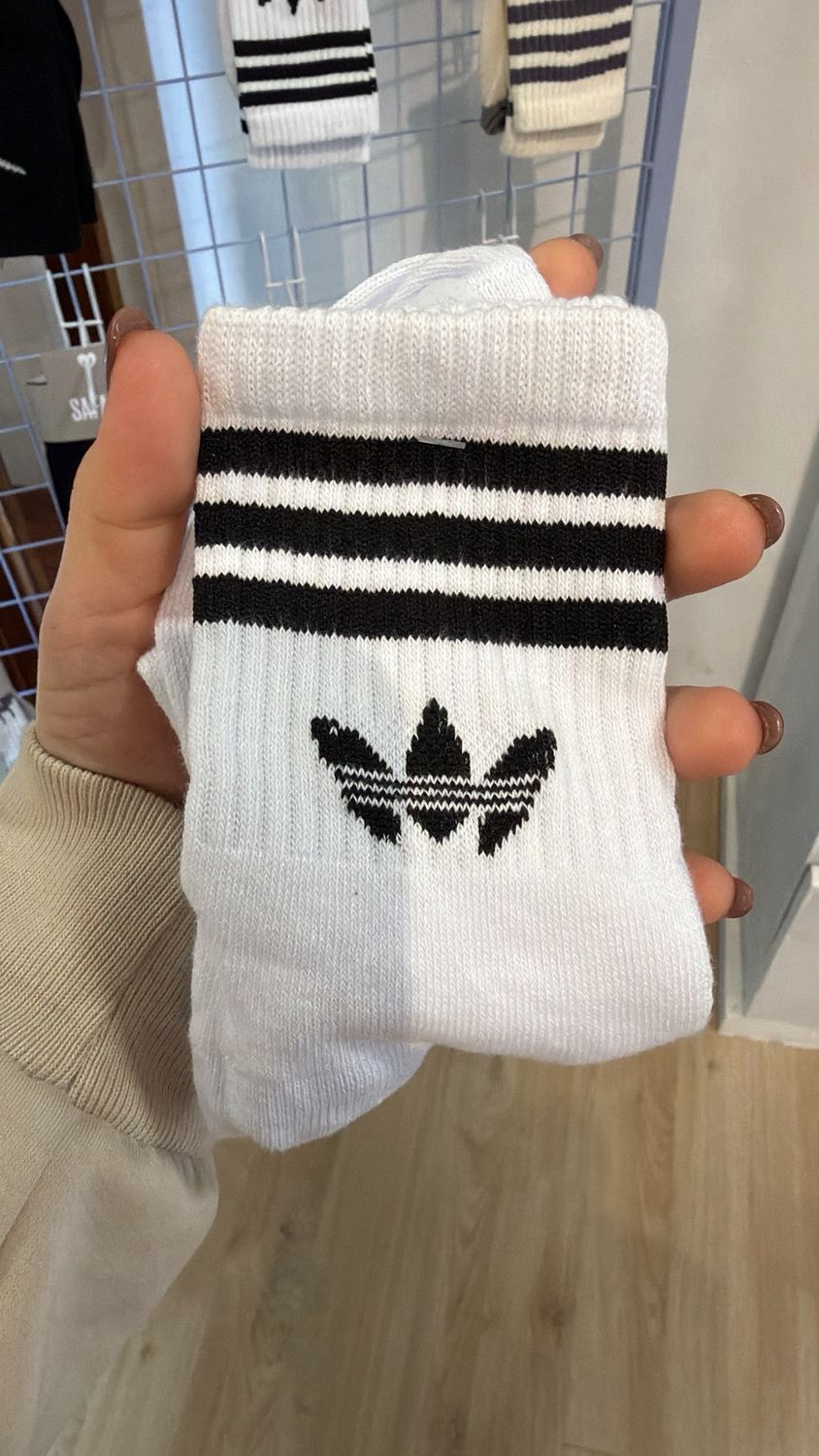 Media Adidas clásica