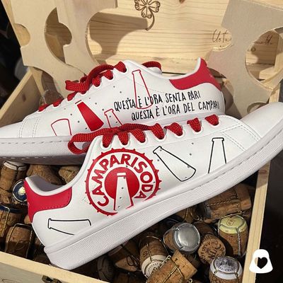 PERSONALIZZAZIONI SU SCARPE PER ADULTI