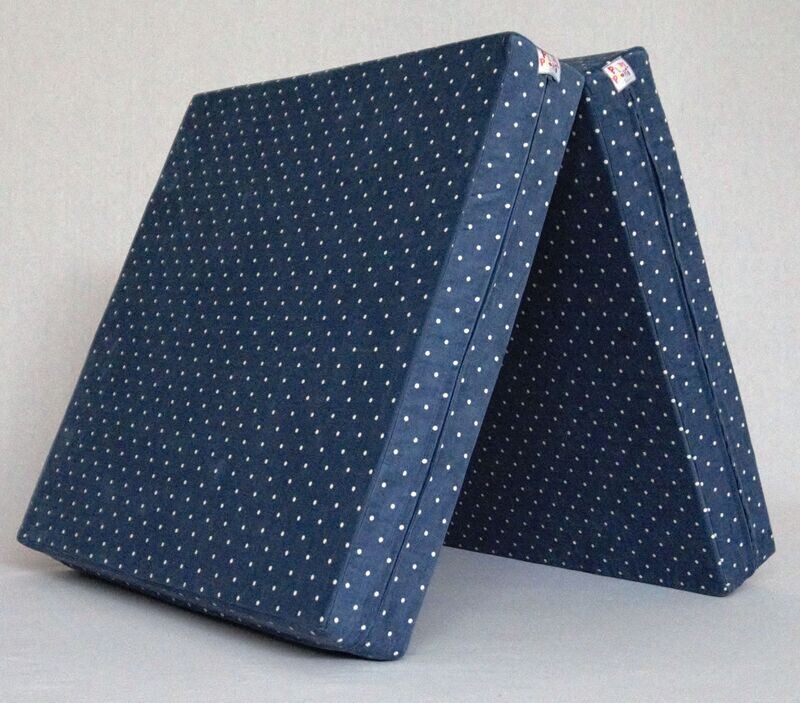Klappmatratze blau mit Punkt