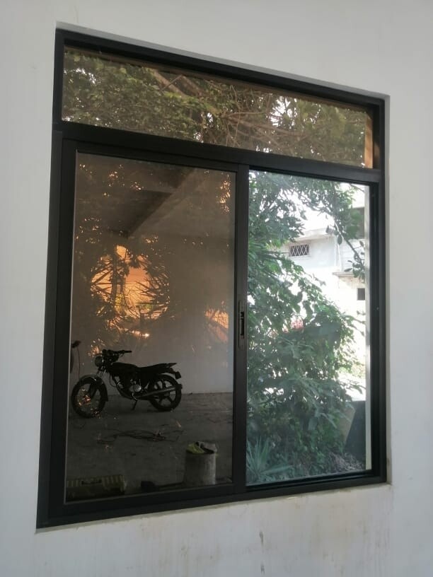 Ventana de Aluminio Corrediza (m²)