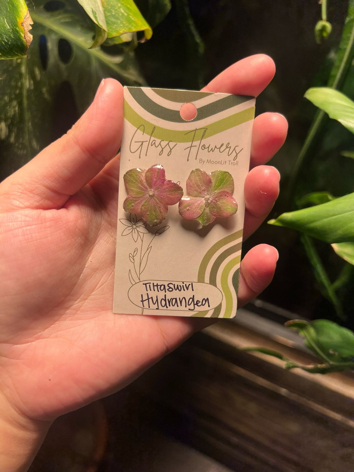 Tilt A Swirl Hydrangea Studs