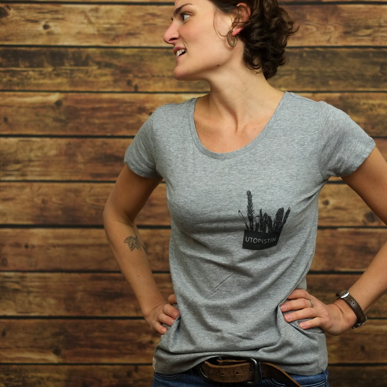 Womens Rounded Neck T-Shirt "Utopistin" Grey
