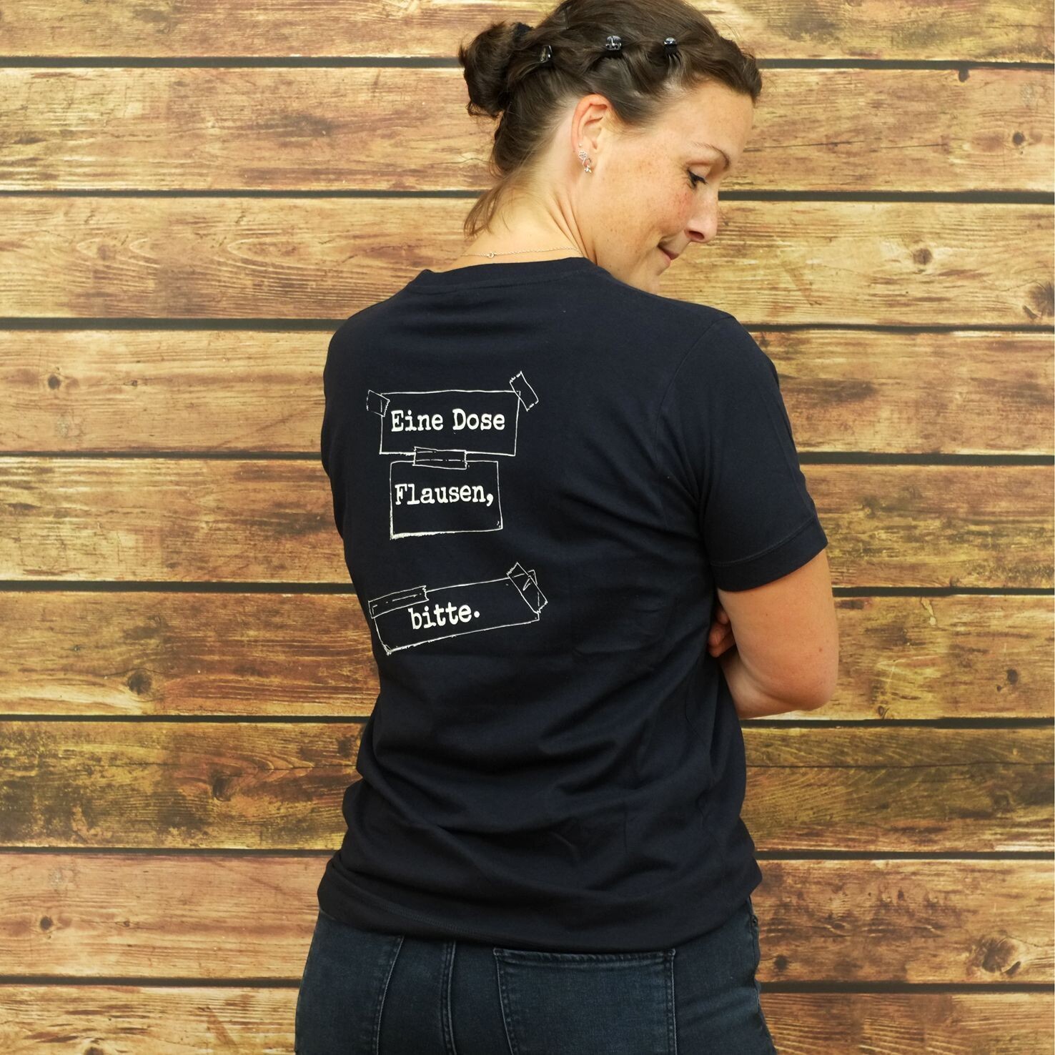 Unisex Classic Fit T-Shirt "Eine Dose Flausen, bitte." Navy