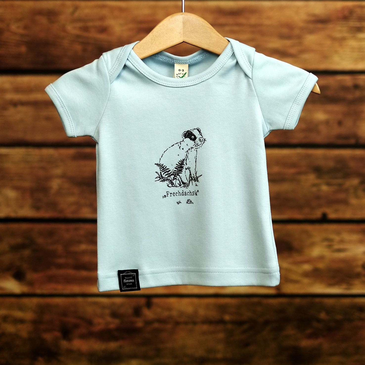 Baby-T-Shirt "Frechdachs" Hellblau
