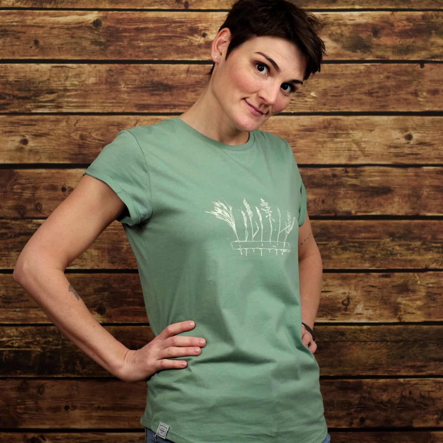 Roll-Up-Sleeve Ladies-T-Shirt "Grasparade" Sage Green