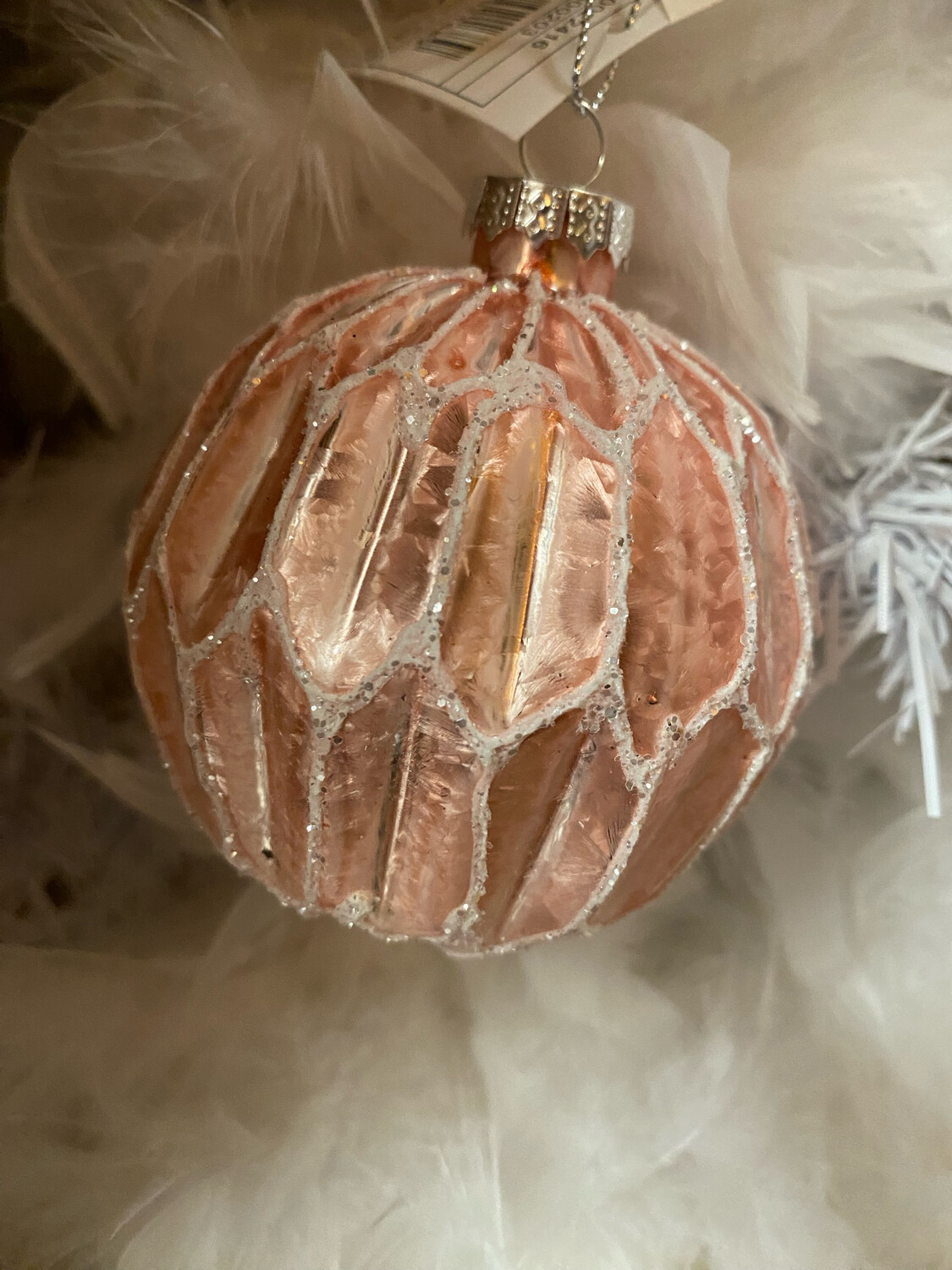 Boule rose givré losange