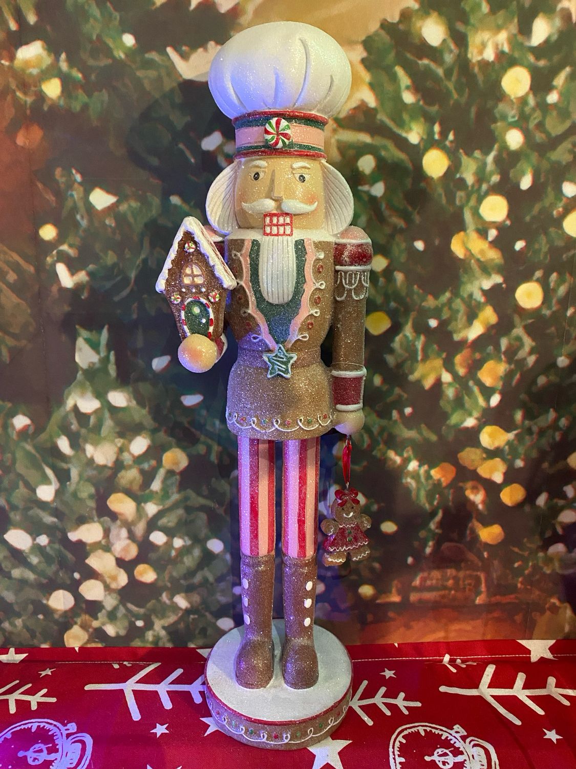 Nutcracker gingerbread poly