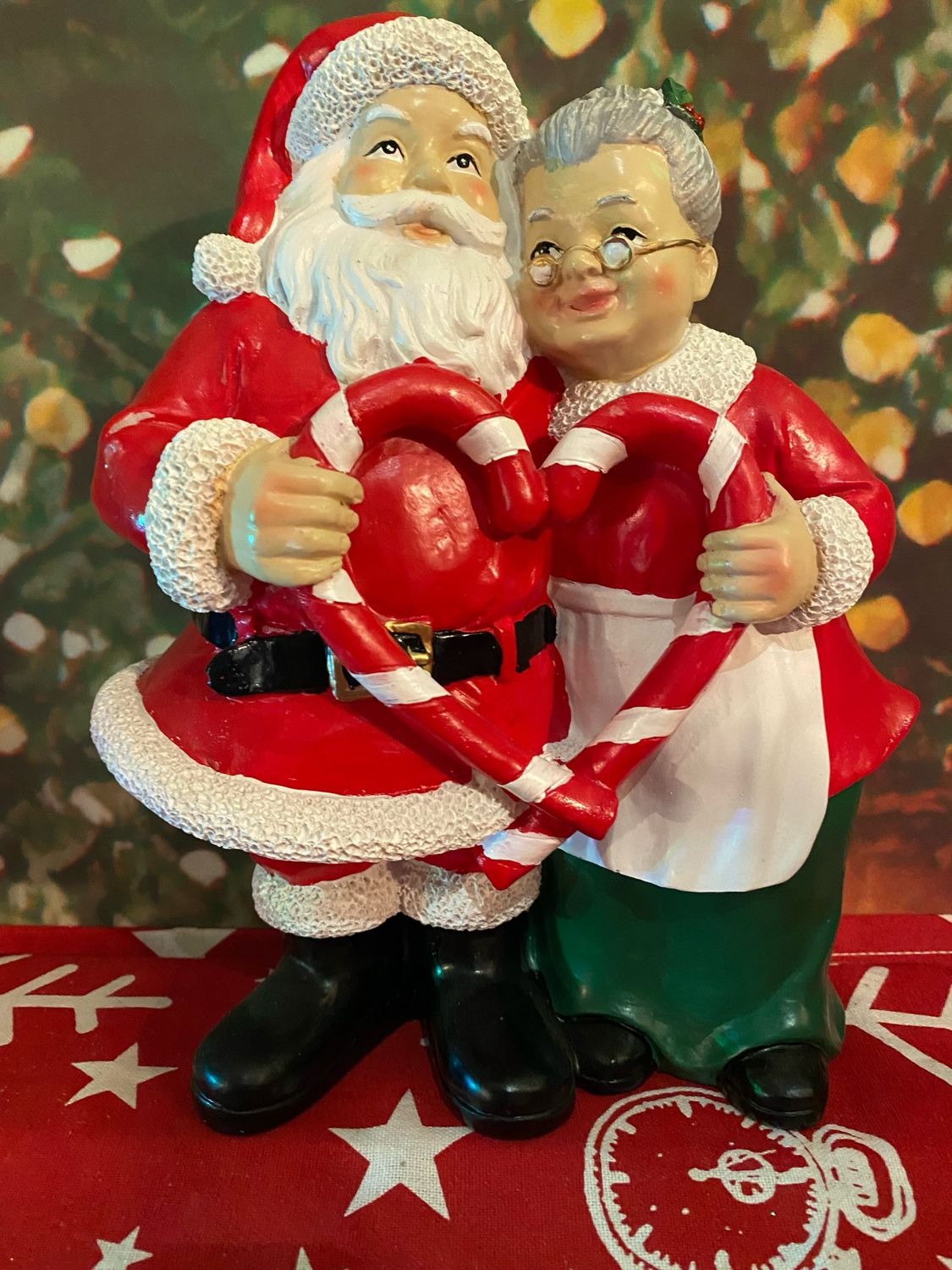 Mr & Mrs Santa Coeur