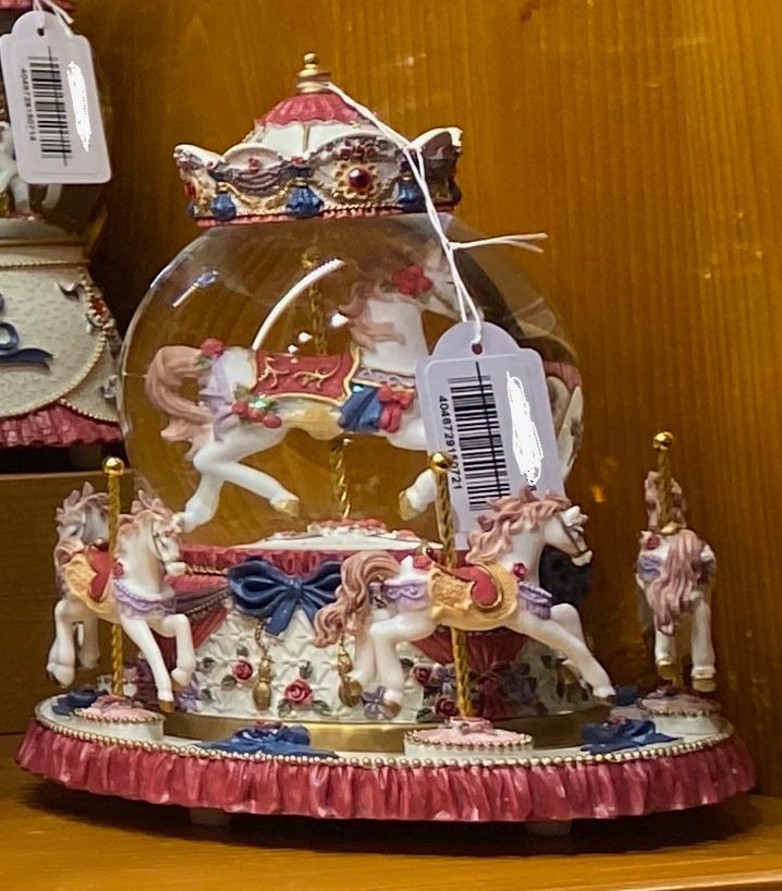 Boule à neige carroussel à chevaux musicale