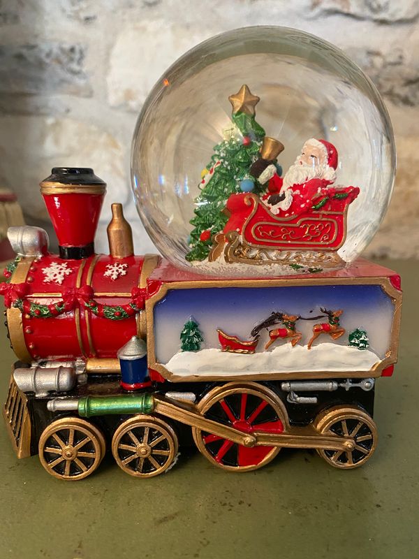Train de Noël avec Boule à Neige