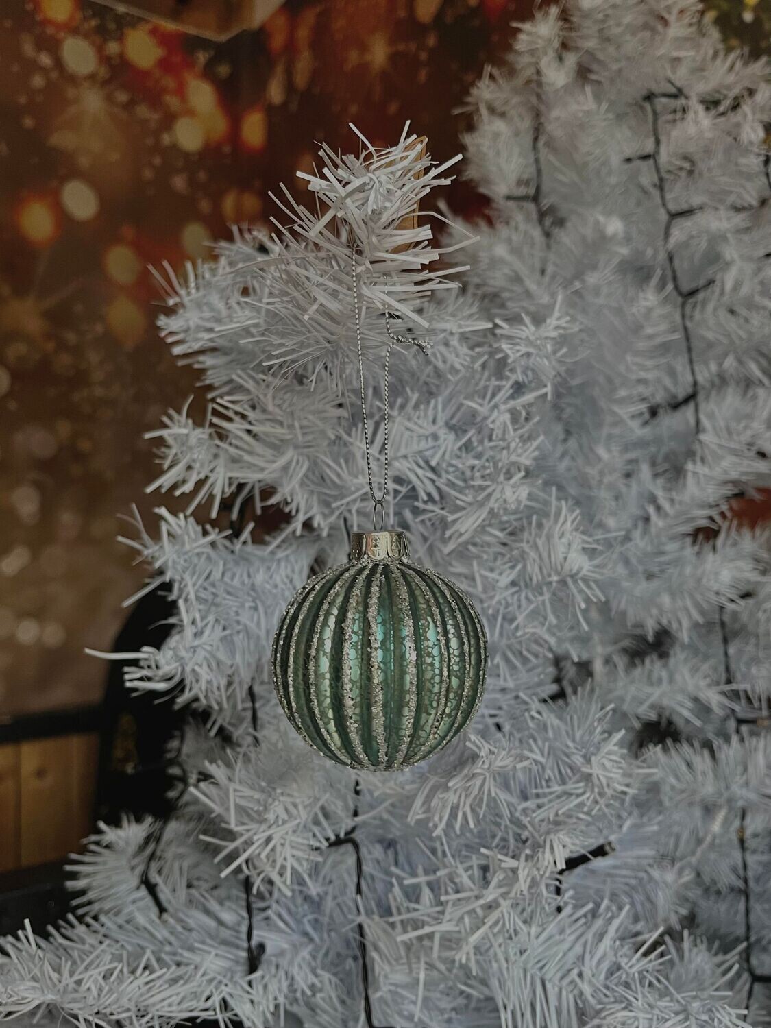 Boule de Noël pailletées vert turquoise et argent ligne Boule de Noël pailletées vert turquoise et argent ligne