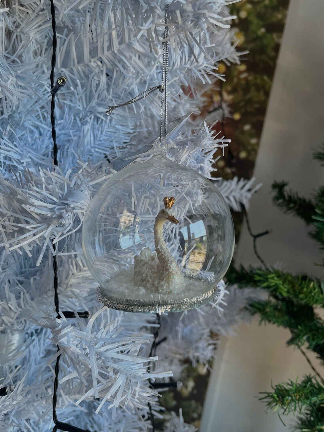 Boule de noël en verre avec cygne Boule de noël en verre avec cygne