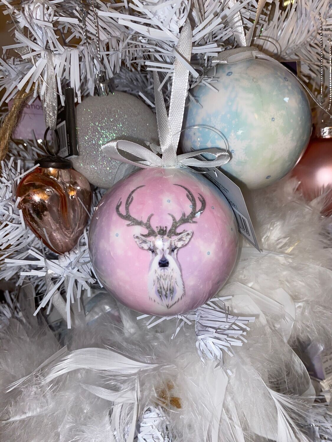 Boule de noël renne rose et bleu Boule de noël renne rose et bleu