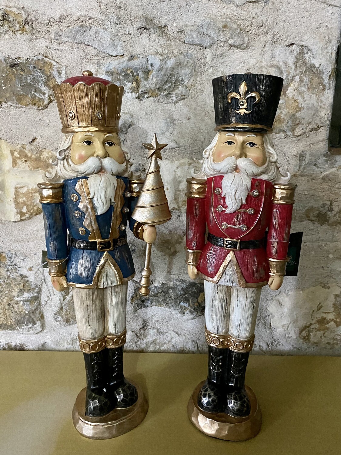 Lot de 2 casse noisettes effet bois vintage Lot de 2 casse noisettes effet bois vintage
