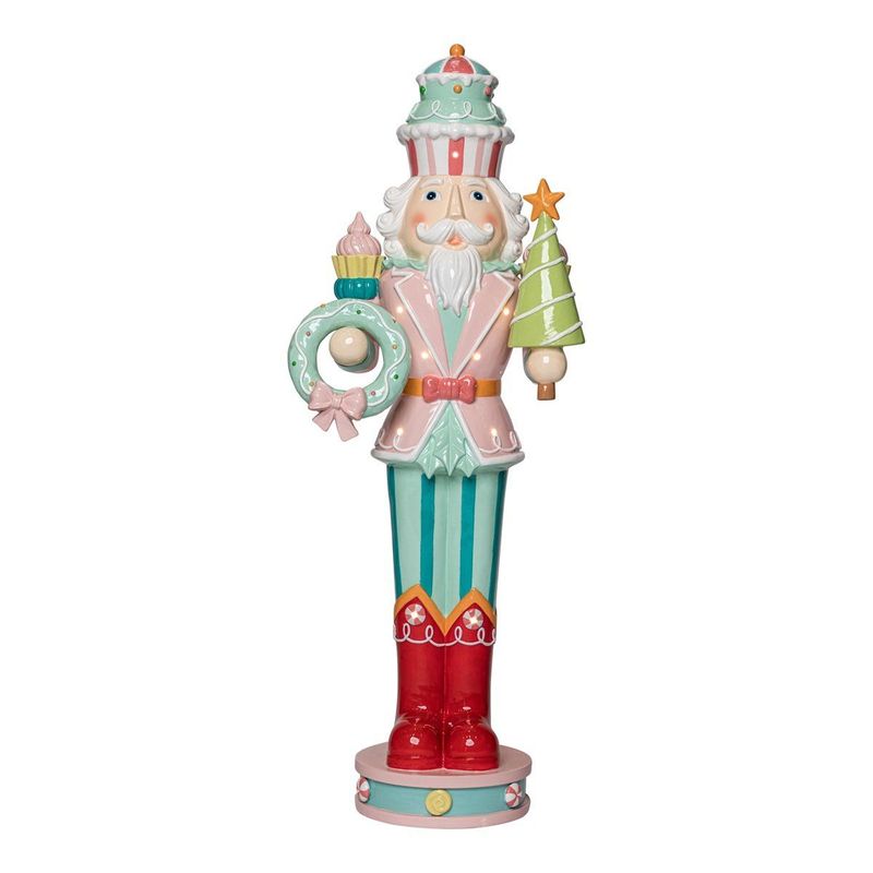 Nutcracker with tree and wreath poly