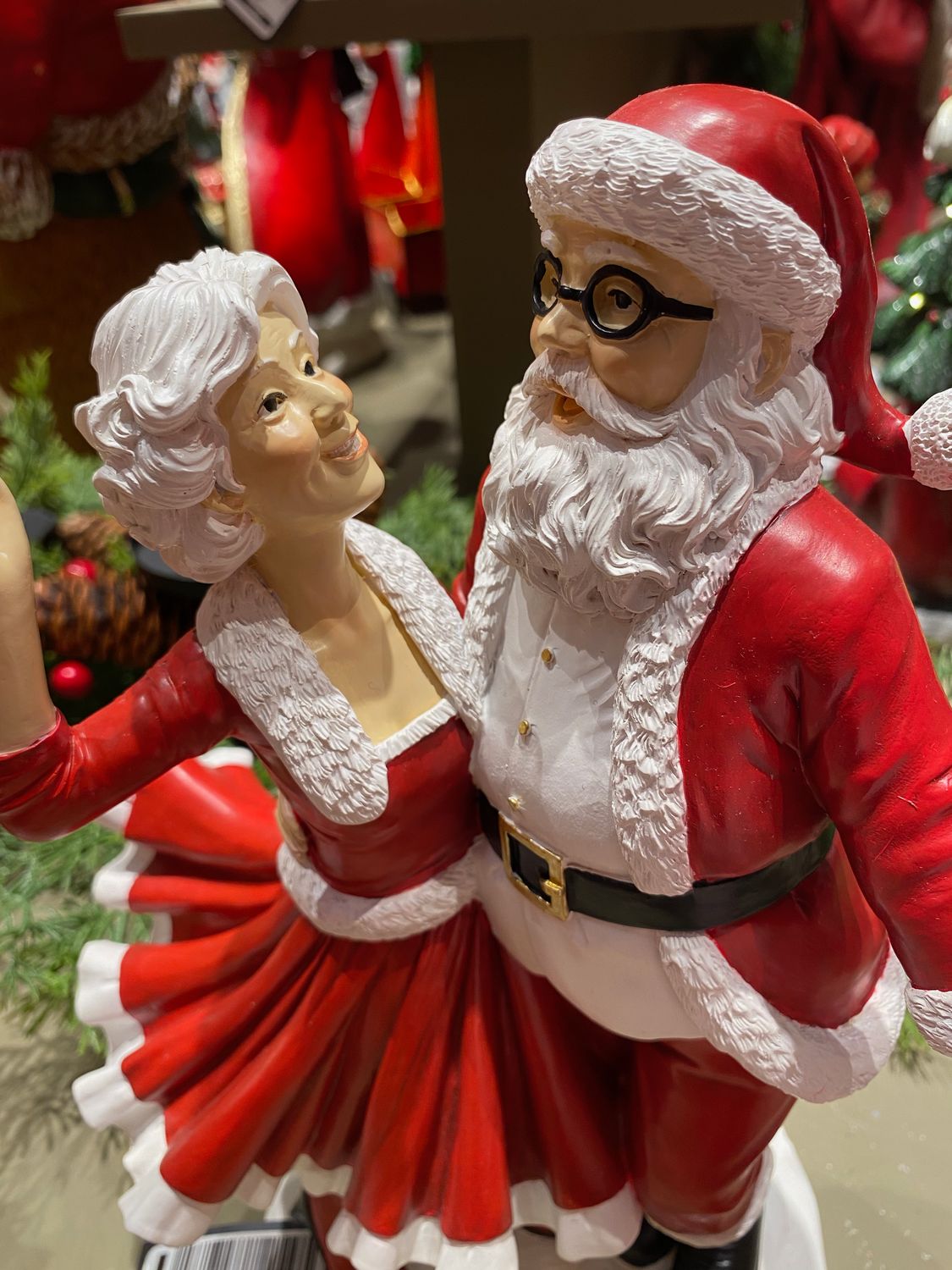 Père et Mère Noël dansant le twist Père et Mère Noël dansant le twist