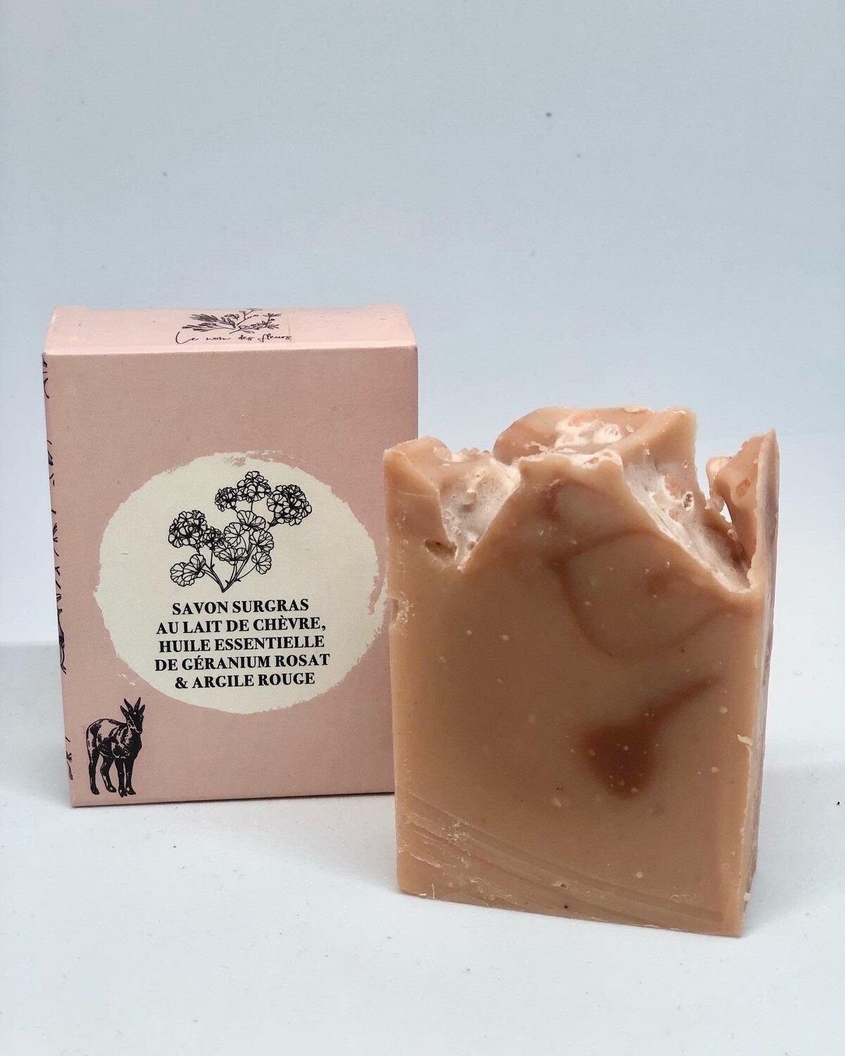 Savons au lait de chèvre, huile essentielle de Géranium Rosât et Argile Rouge