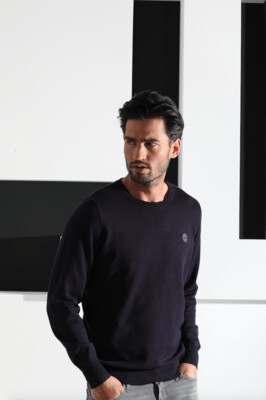 Tops &  Sweatshirts