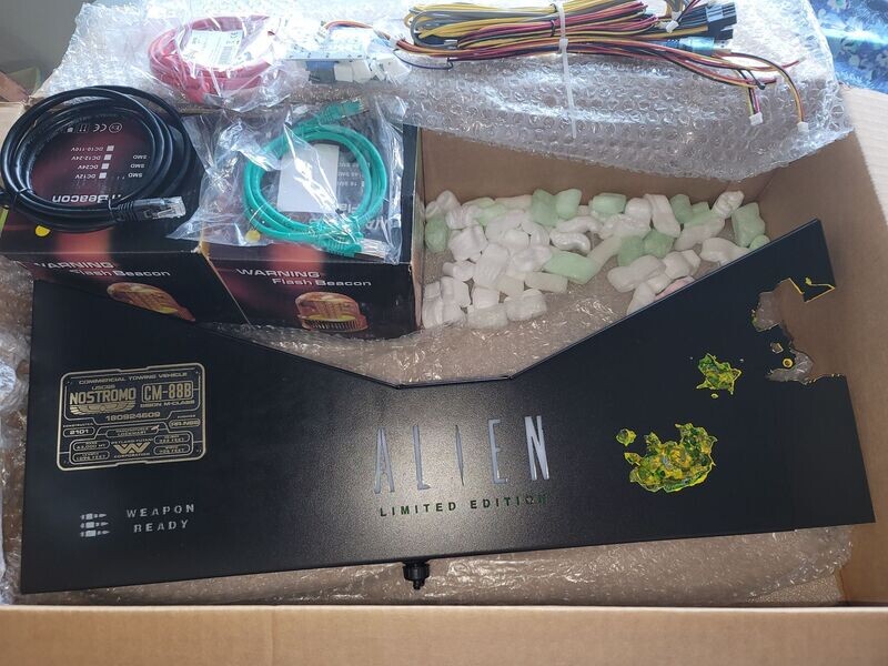 Alien Limited Edition Apron with Beacons + Expansion Kit