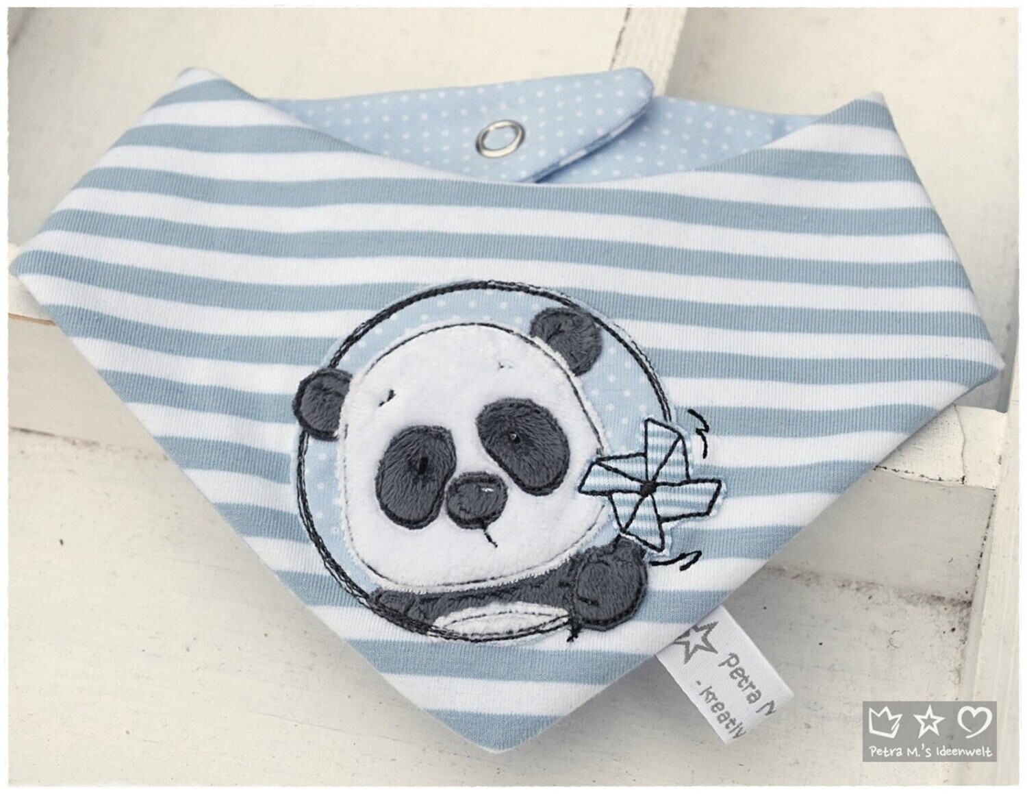 Dreieckstuch 'Button Panda mit Windrad'
