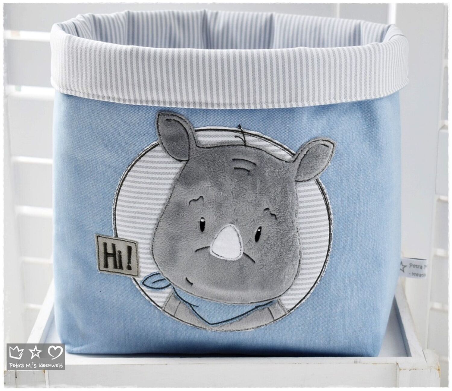 Utensilo 'Button Nashorn mit Halstuch', personalisierbar