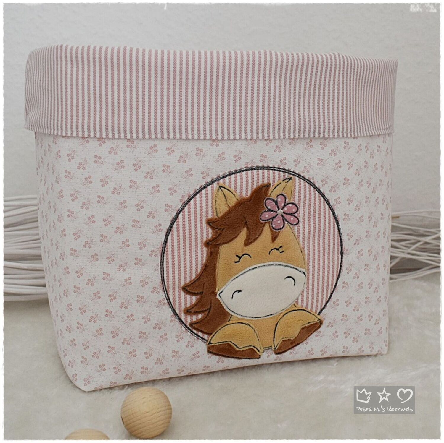 Utensilo 'Button Pferd mit Blume', personalisierbar
