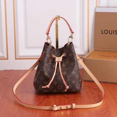 Louis Vuitton women bag LA06