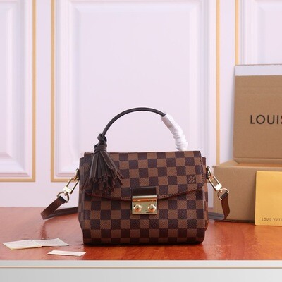 Louis Vuitton women bag LA16